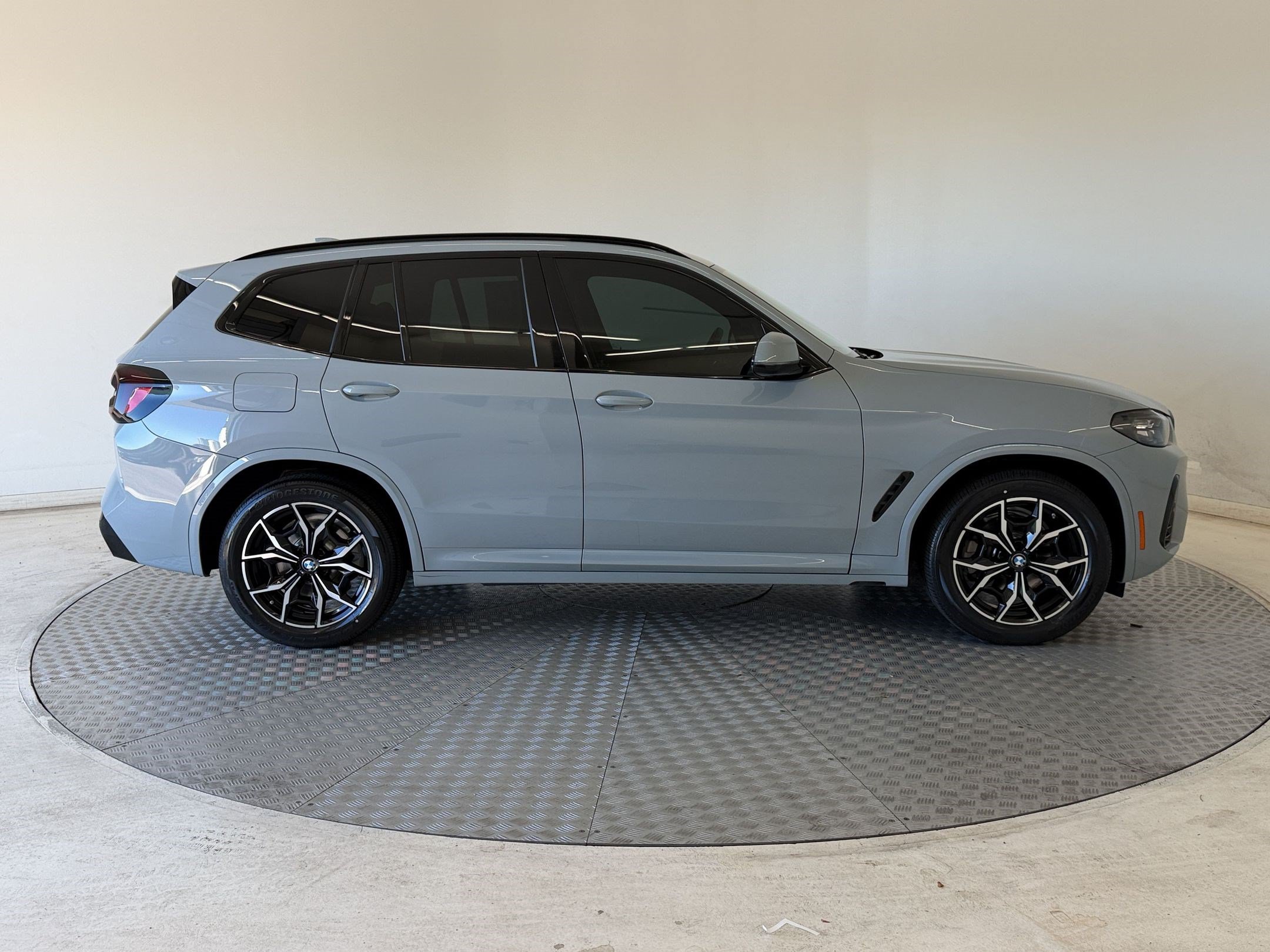 Certified 2024 BMW X3 xDrive30i w/ Premium Package AWD/4WD image 8