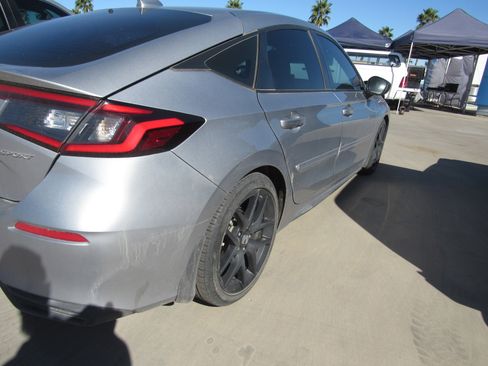 Used 2023 Honda Civic Sport image 3