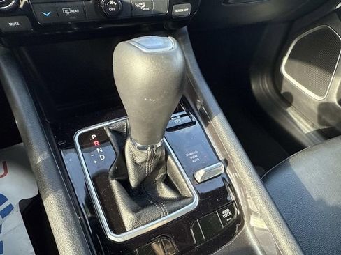 Used 2024 Jeep Compass Latitude image 31