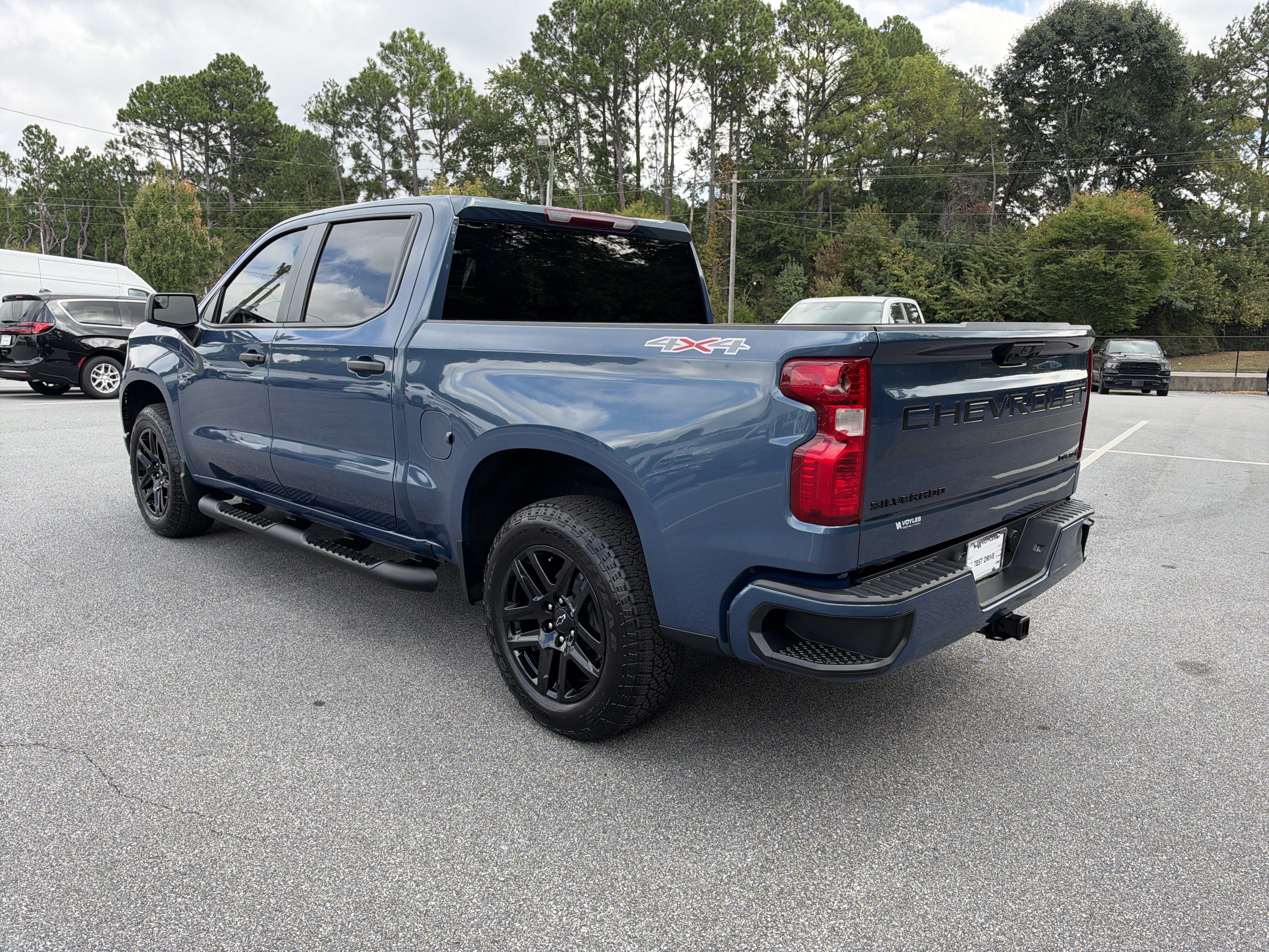 Used 2024 Chevrolet Silverado 1500 Custom w/ Turbomax Blackout Package AWD/4WD image 6