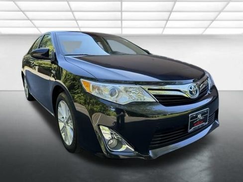 Used 2014 Toyota Camry XLE w/ Leather Package FWD image 8