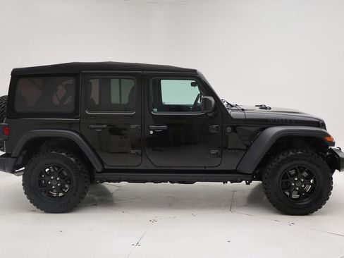 Used 2024 Jeep Wrangler Willys image 3