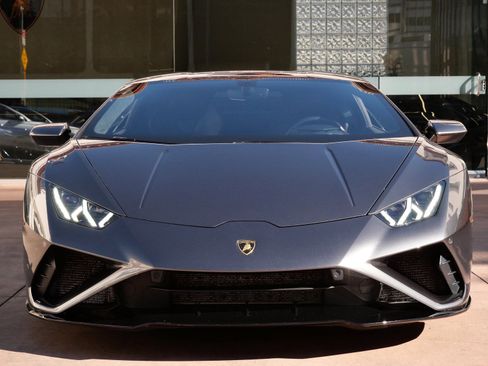 Used 2021 Lamborghini Huracan EVO image 5