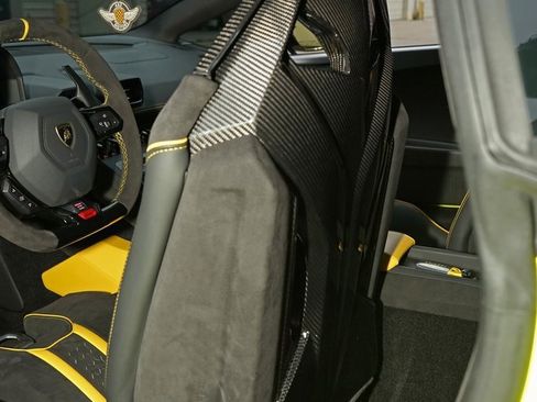 Used 2024 Lamborghini Huracan Tecnica image 24