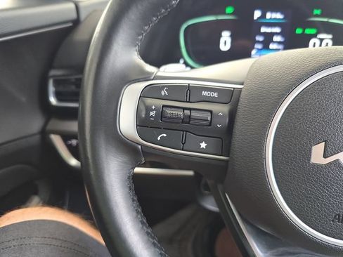 Certified 2023 Kia Sportage EX AWD/4WD image 19