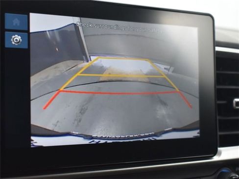 Used 2025 Hyundai Venue SE image 13