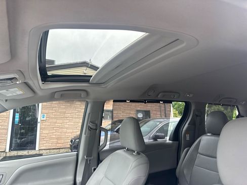 Used 2018 Toyota Sienna XLE w/ Protection Package AWD/4WD image 26