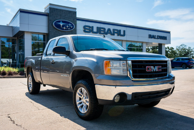 Used 2007 GMC Sierra 1500 SLE w/ SLE1 Preferred Package AWD/4WD image 1