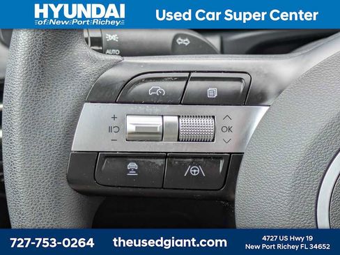 Used 2025 Hyundai Tucson SE image 25