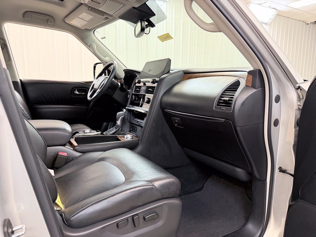Used 2022 Nissan Armada SL w/ Captain's Chairs Package AWD/4WD image 43