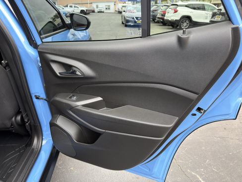 Used 2024 Chevrolet Trax RS FWD image 13