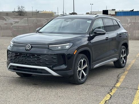 New 2026 Volkswagen Tiguan SE image 1