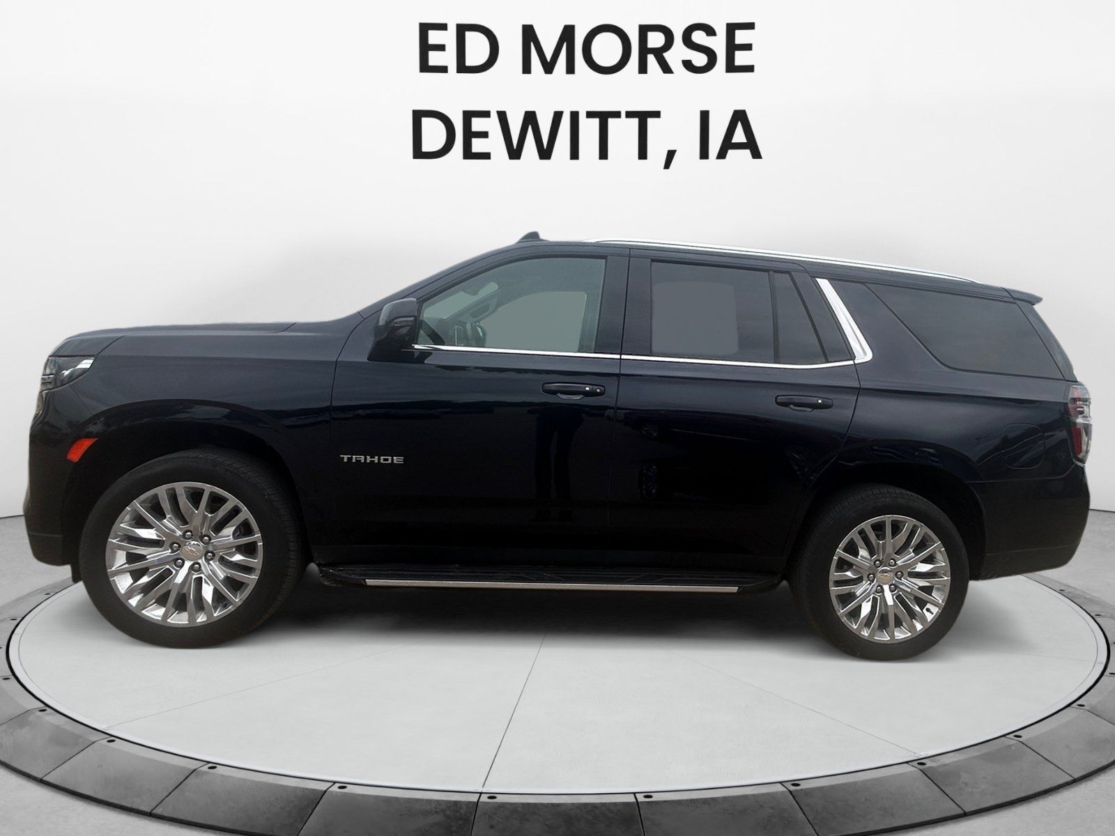 Used 2023 Chevrolet Tahoe LT w/ Luxury Package AWD/4WD image 2