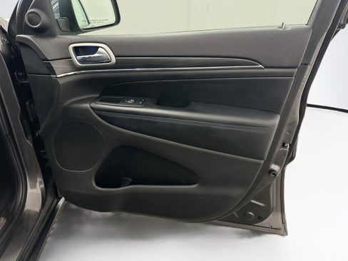 Used 2019 Jeep Grand Cherokee Limited AWD/4WD image 35