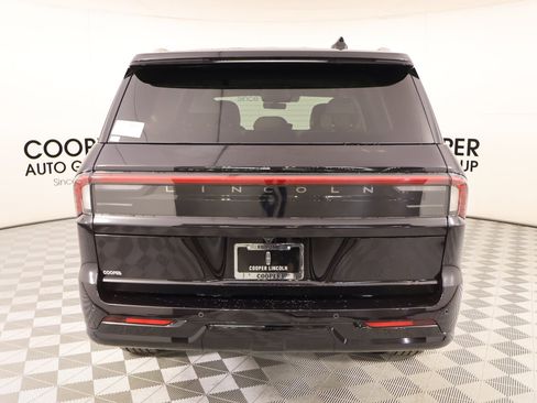 New 2026 Lincoln Navigator Premiere AWD/4WD image 22