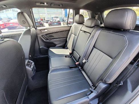 Used 2022 Volkswagen Tiguan SE R-Line image 23