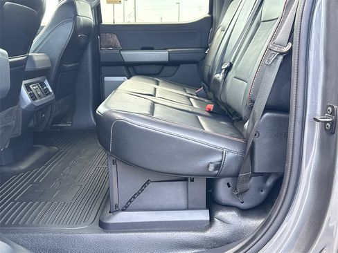 Certified 2024 Ford F250 Lariat w/ Chrome Package image 21