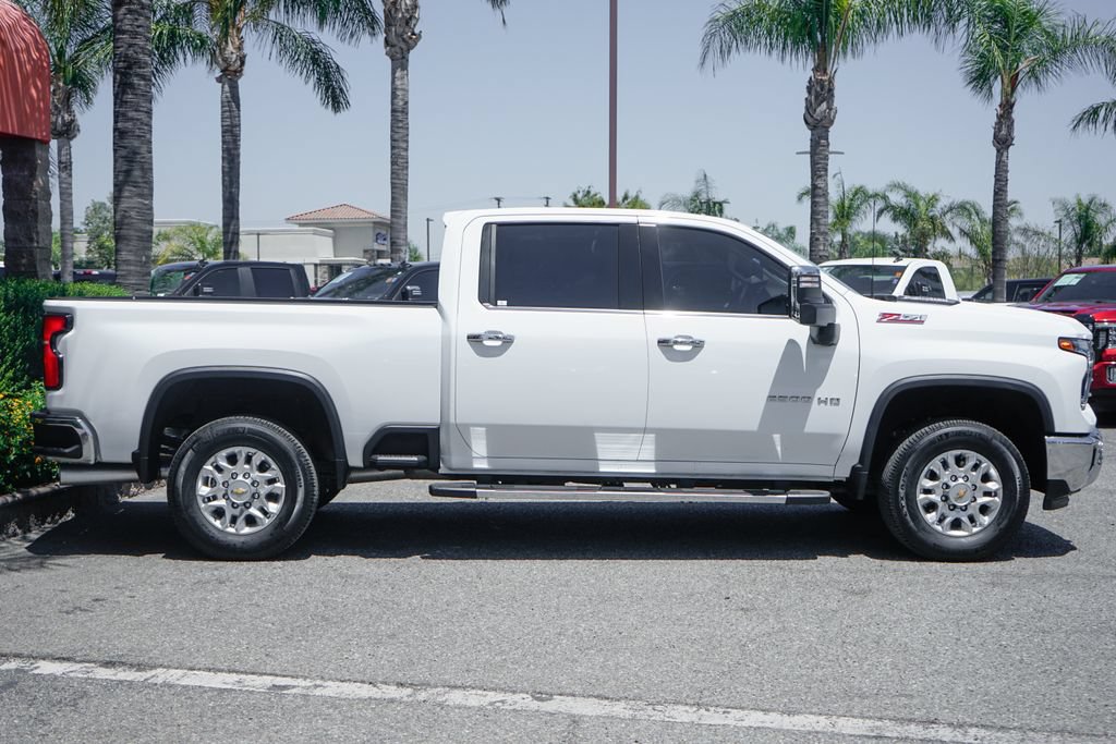 Used 2025 Chevrolet Silverado 2500 LTZ w/ LTZ Premium Package AWD/4WD image 10