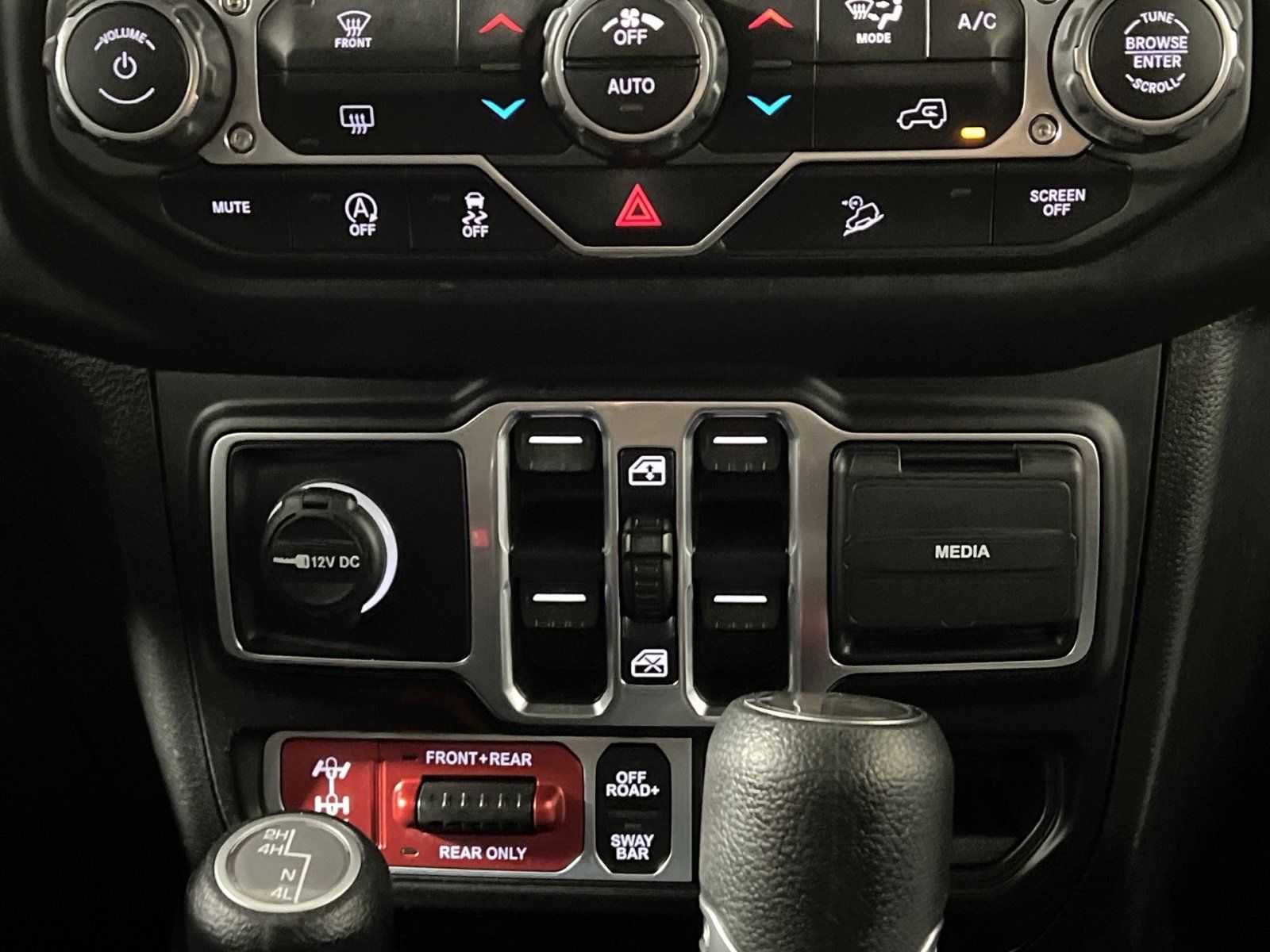 Used 2021 Jeep Wrangler Unlimited Rubicon AWD/4WD image 15