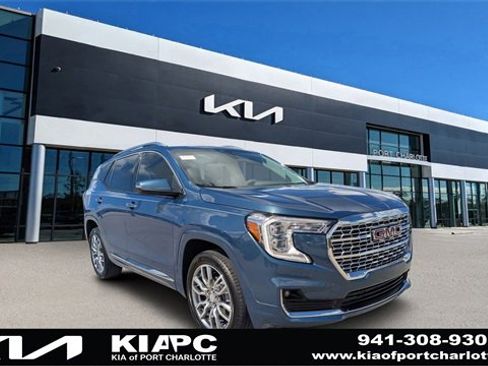 Used 2024 GMC Terrain Denali image 1