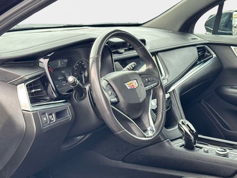 Certified 2024 Cadillac XT6 Luxury image 12