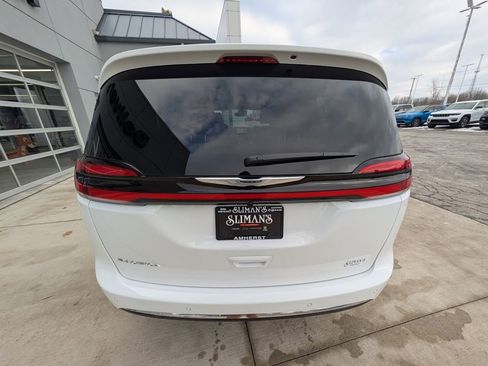 New 2026 Chrysler Pacifica Select FWD image 12