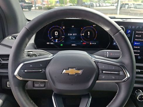 Used 2025 Chevrolet Silverado EV LT image 23