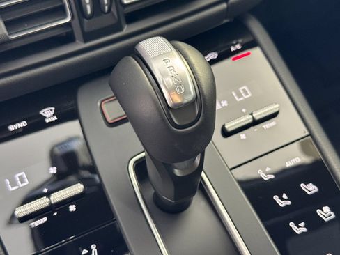 Certified 2026 Porsche Macan AWD/4WD image 25