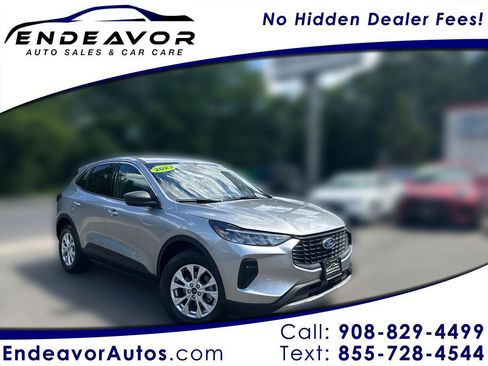 Used 2023 Ford Escape Active AWD/4WD image 1