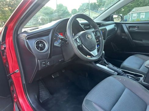 Used 2018 Toyota Corolla LE w/ LE Premium Package FWD image 14
