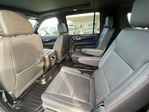 Used 2023 Chevrolet Suburban Z71 w/ Z71 Off-Road Package image 14