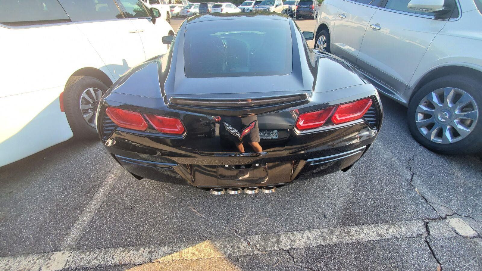 Used 2019 Chevrolet Corvette Stingray Coupe w/ Carbon Flash Badge Package RWD image 8