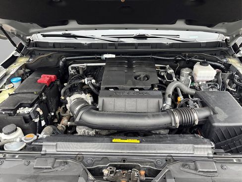 Used 2023 Nissan Frontier PRO-4X w/ Pro Convenience Package AWD/4WD image 12