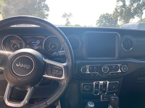 Used 2021 Jeep Wrangler Unlimited Sahara AWD/4WD image 7
