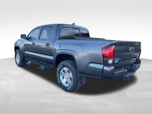 Used 2022 Toyota Tacoma SR image 4
