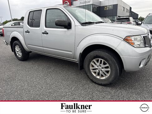 Used 2018 Nissan Frontier SV AWD/4WD image 1
