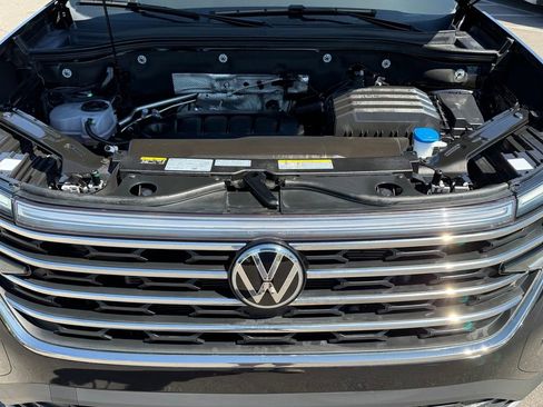 Used 2025 Volkswagen Atlas SE AWD/4WD image 27
