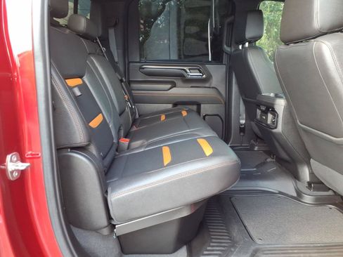 Used 2024 GMC Sierra 2500 AT4 w/ AT4 Premium Plus Package AWD/4WD image 15