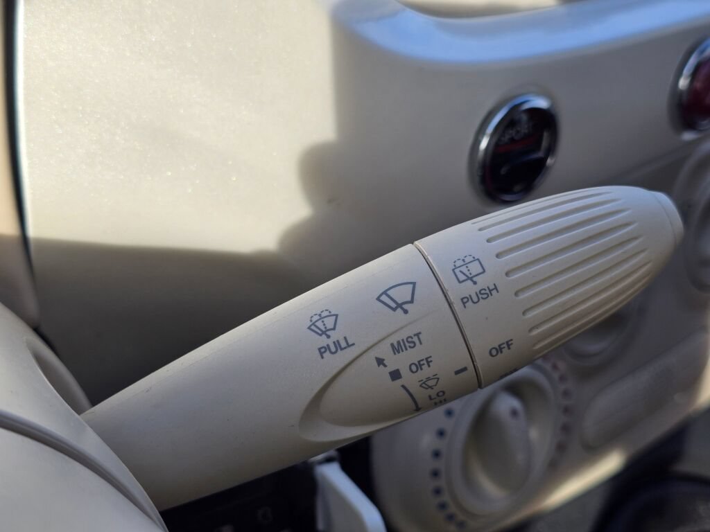 Used 2015 FIAT 500 Pop FWD image 21