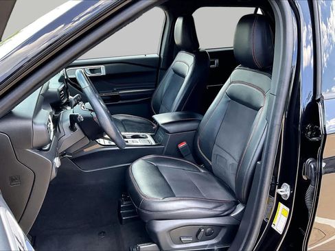 Used 2022 Ford Explorer ST-Line RWD image 8