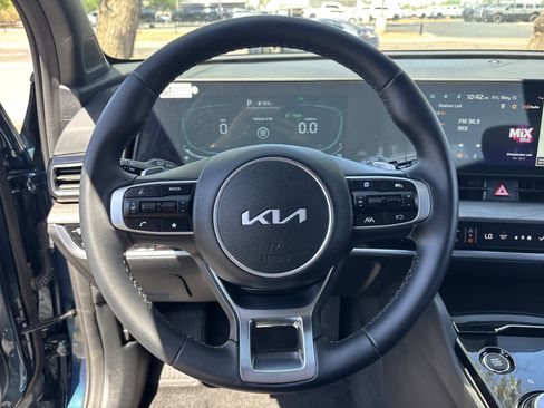 Used 2025 Kia Sportage X-Line AWD/4WD image 25