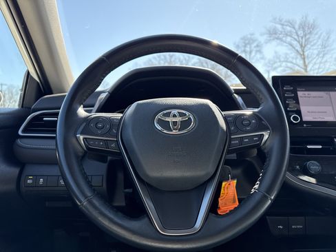 Used 2022 Toyota Camry SE image 26