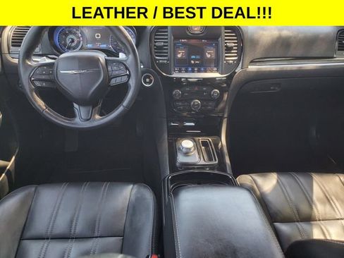 Used 2018 Chrysler 300 S RWD image 24