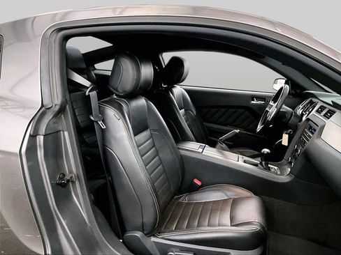 Used 2014 Ford Mustang GT Premium w/ Comfort Package RWD image 8