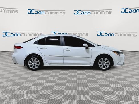 Used 2022 Toyota Corolla LE FWD image 9