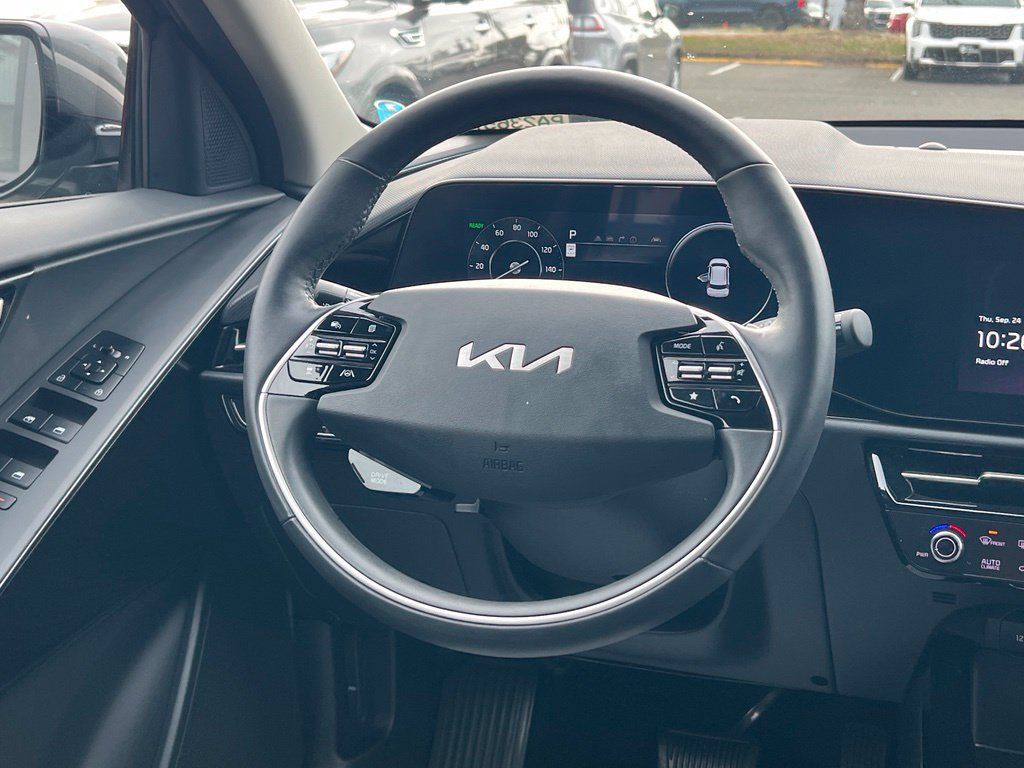 Certified 2023 Kia Niro Wind w/ Wind Preserve Package FWD image 12