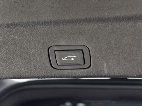 Used 2021 GMC Yukon SLT w/ SLT Luxury Plus Package RWD image 10