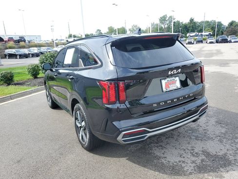 Used 2022 Kia Sorento S FWD image 3