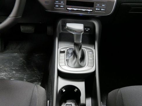 Certified 2025 Hyundai Kona SEL AWD/4WD image 13