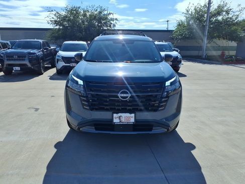 New 2026 Nissan Pathfinder SL image 8